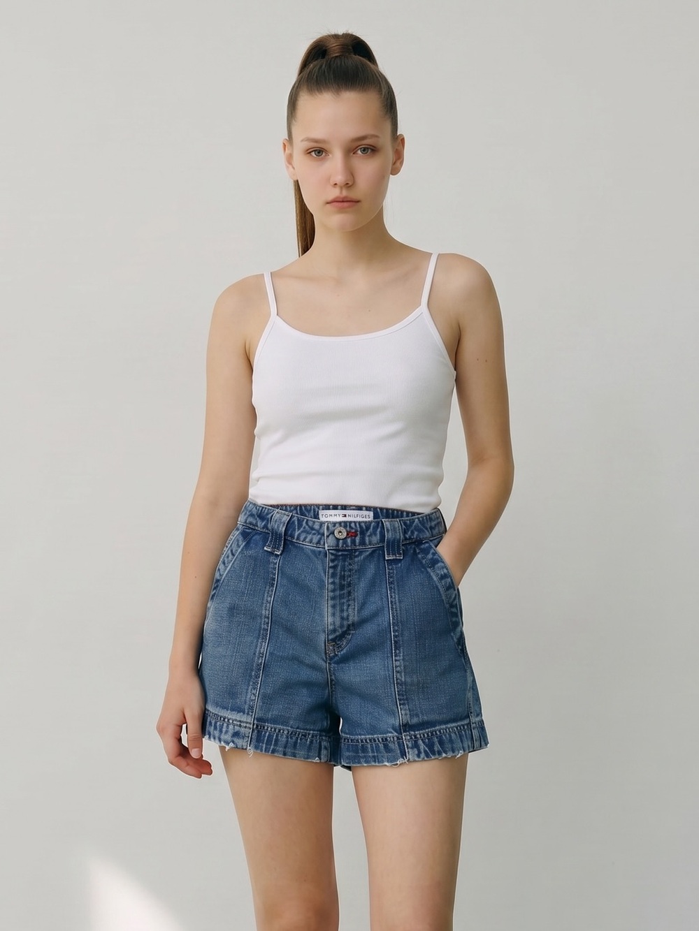 Vintage 90s Tommy Hilfiger Mid-Blue Mid-Rise Denim Shorts. Retro. Summer. S